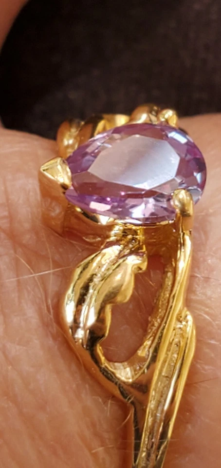 Alexandrite Labcreated Pear Cut Ring 10kt Solid Yellow Gold - Image 3 of 4