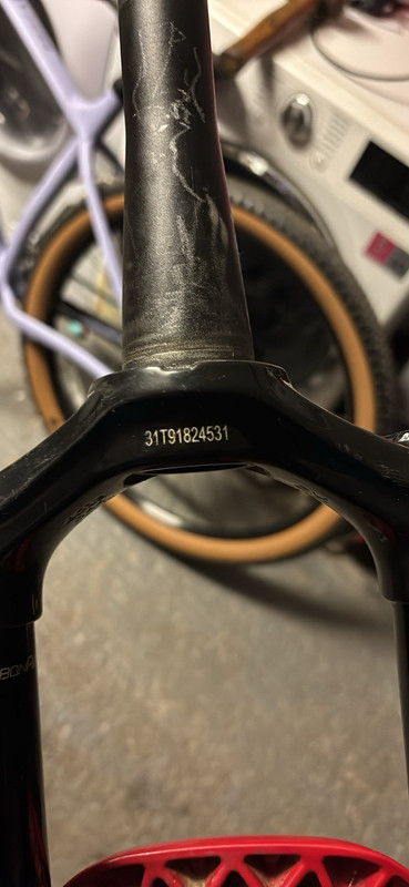 RockShox Lyrik Ultimate DebonAir 160mm 29" Suspension Fork Tapered Red