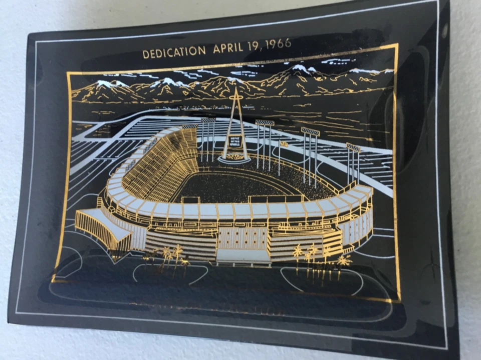 Cinzeiro de vidro vintage 1966 California Angels Anaheim Stadium dedicação - Imagem 3 de 4