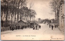 45 OLIVET - station de tramway, arrivee des voyageurs