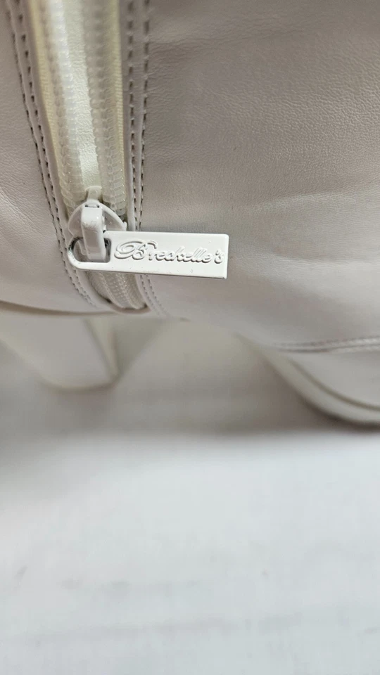 女式二手 Breckelle 白色厚底靴 8.5 码 US — 第 2/4 张图片