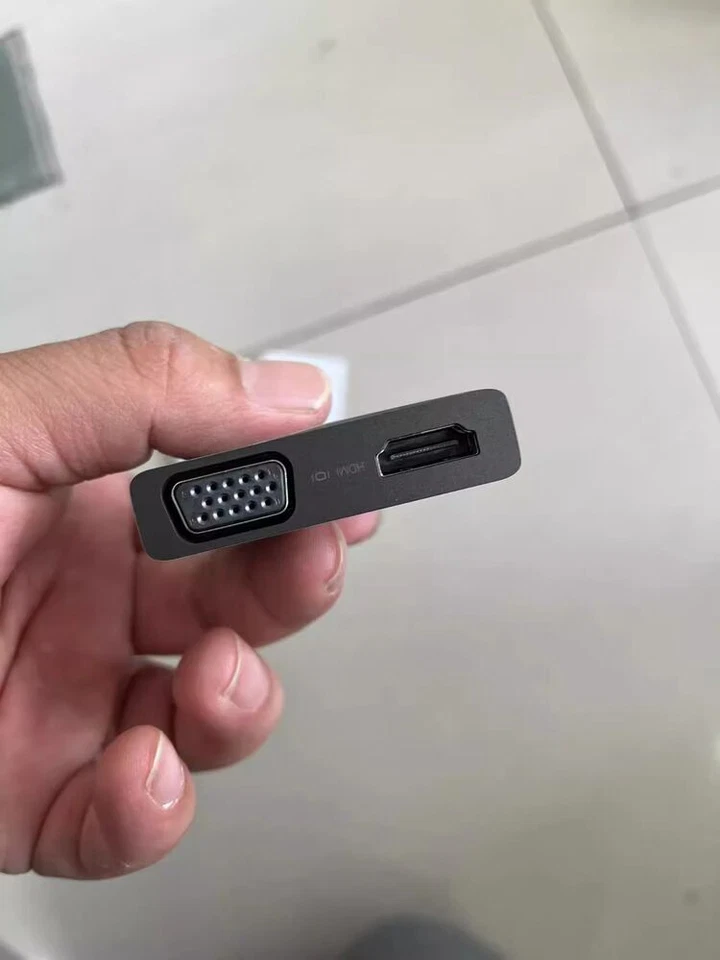 Lenovo Thinkplus 4-in-1 USB-C to USB A/C, HDMI 4K, VGA 1080P Hub Adapter - Image 4 of 4