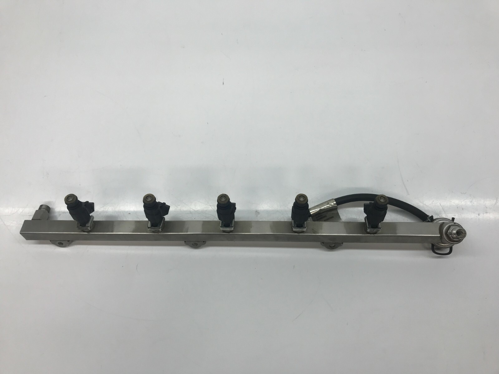 LAMBORGHINI GALLARDO DRIVER LEFT LH FUEL INJECTOR WITH RAIL OEM 07L133681E