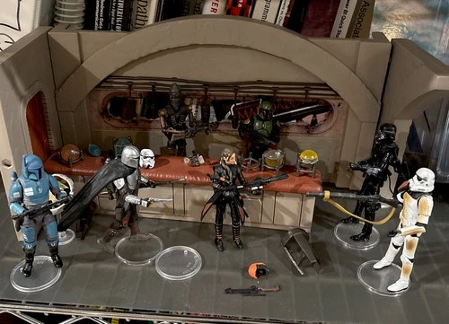 Star Wars Mandalorian Vintage Collection Nevarro Cantina Playset Open w/ Figures