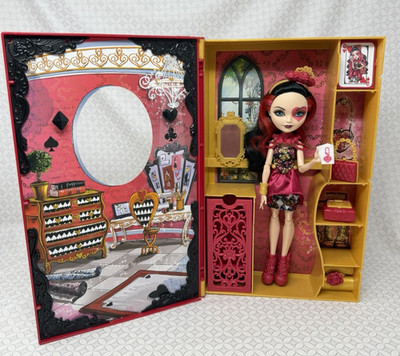 Ever After High Spring Unsprung Lizzie Hearts Playset Doll Accessories Outfit