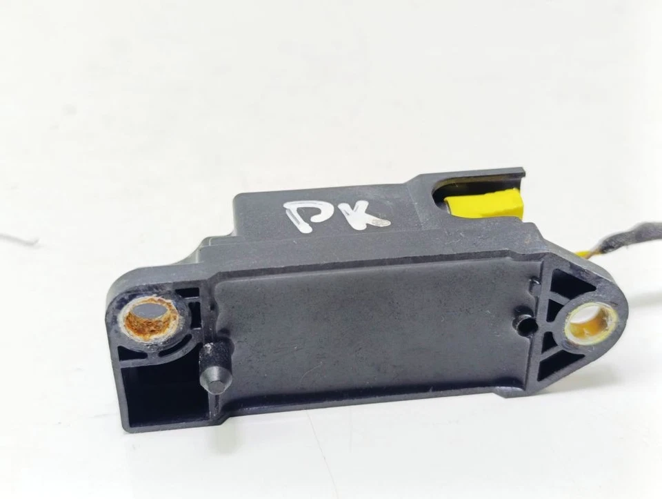 Volkswagen Passat B5 2000 sensor crash sensor pressure sensor UST132643 - Image 4 of 4