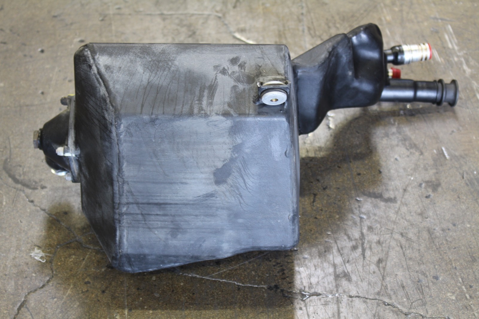 Maserati Quattroporte, Engine Oil Tank, Used, P/N 204295