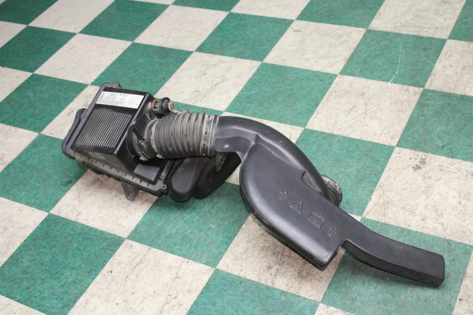 00-06 Yukon XL 6.0L Air Intake Filter Housing Cleaner Box High Capacity OEM WTY Foto 2 de 4