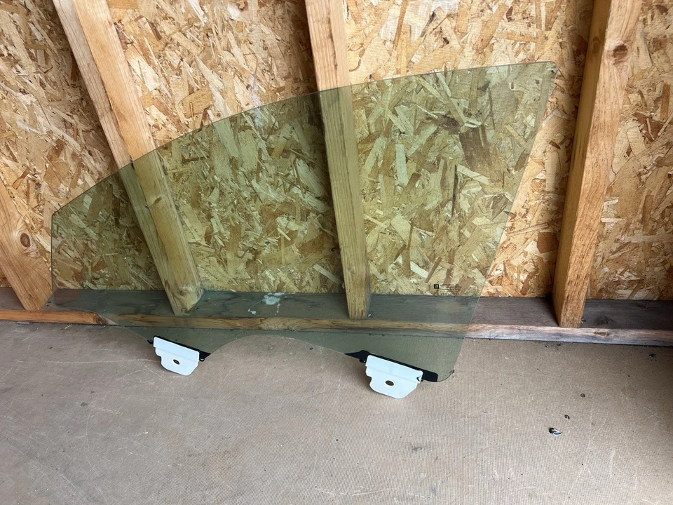 Nuevo vidrio de puerta delantera del lado del conductor OEM para modelos Buick LaCrosse 2010-2016 Foto 3 de 4