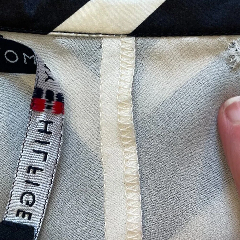 Falda De Colección Tommy Hilfiger Marfil y Negro Rayas Seda Línea A Y2K, Preppy, M/L Foto 4 de 4