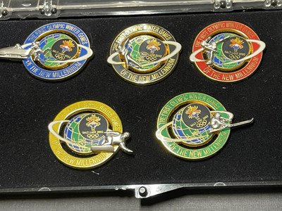 2002 salt lake city  olympic  pin set of 5 event pins in box