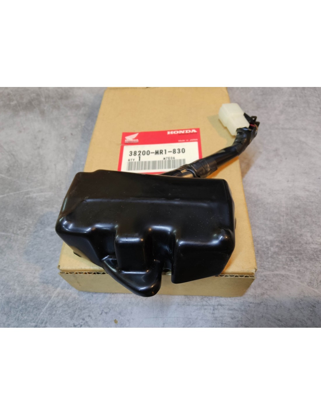 Boitier de fusibles 38200-MR1-830 moto Honda VT600C Shadow circuit electrique 600