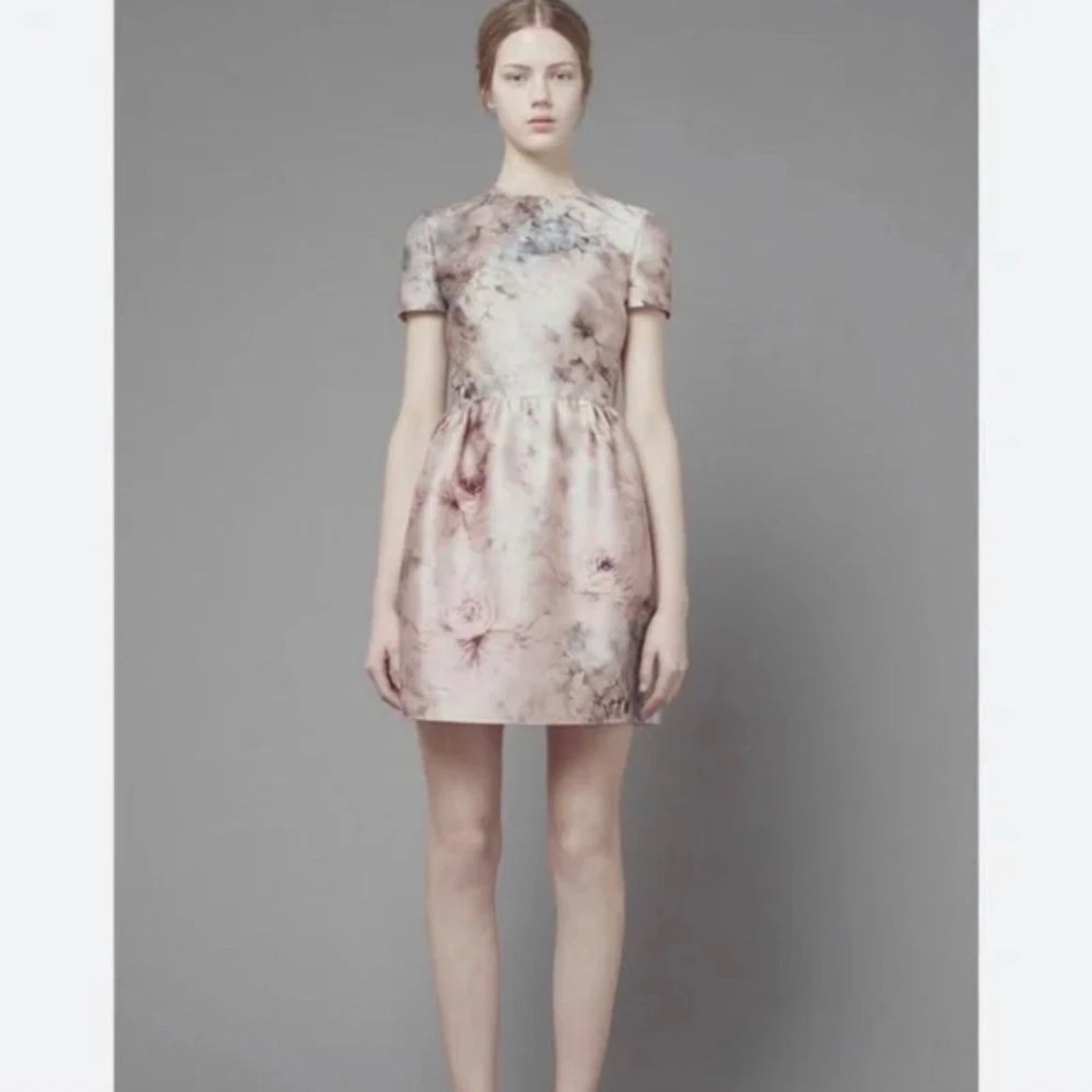 Abito da giardino Valentino secrect taglia 4 nuovo senza etichette