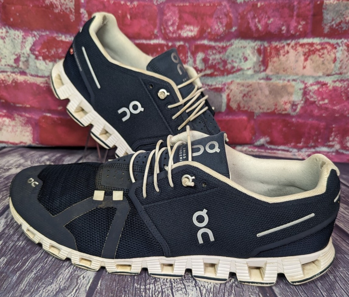 On Cloud 5 Running Shoes Mens Size 11.5 46 Navy Blue White  display picture 3