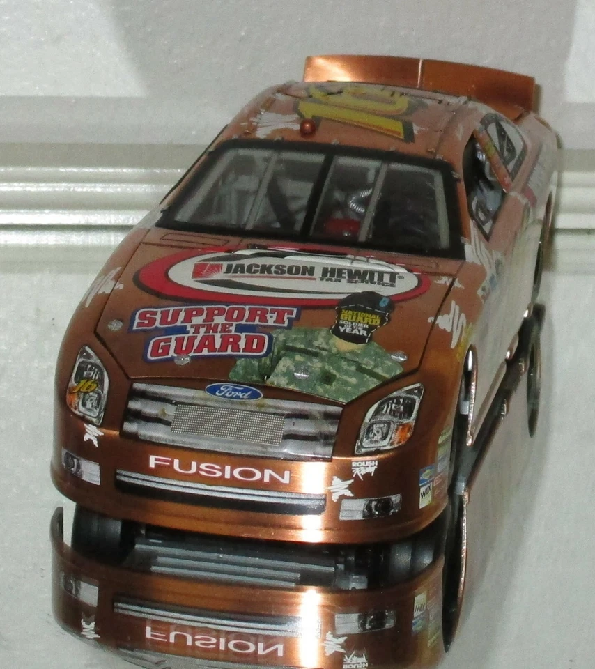 2006 GREG BIFFLE #16 SUPPORT THE GUARD COBRE TEAM CALIBRE CARRO 1/24 #143/360 - Imagem 2 de 4