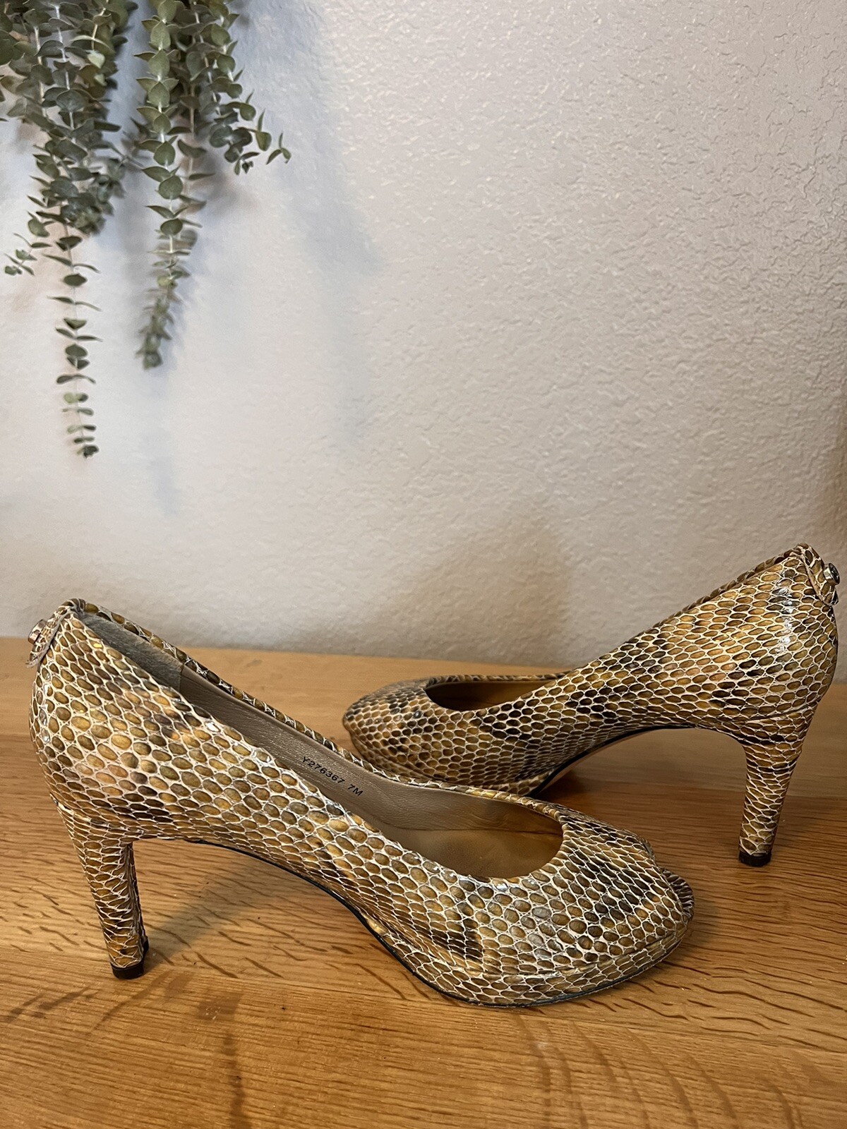 Stuart Weitzman Python Snakeskin Peep Toe Heels P… - image 5