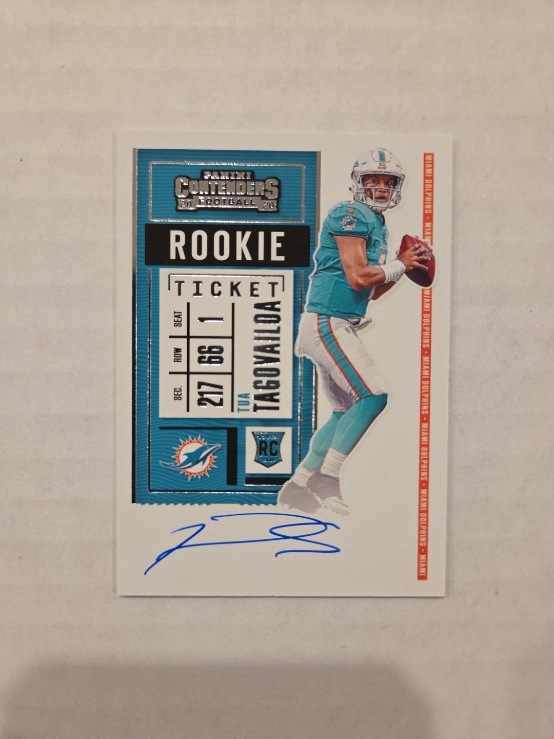 2020 Panini Contenders Tua Tagovailoa Rookie RC On-Card Auto Dolphins #103