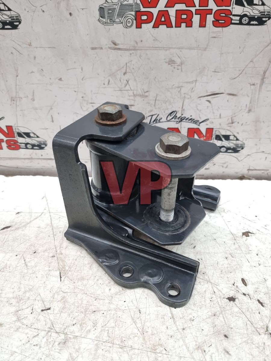 2023 IVECO Daily Van - 2.3 S/W Rear Spring Hanger Bracket (2014-2024) 5801526253 thumbnail 2