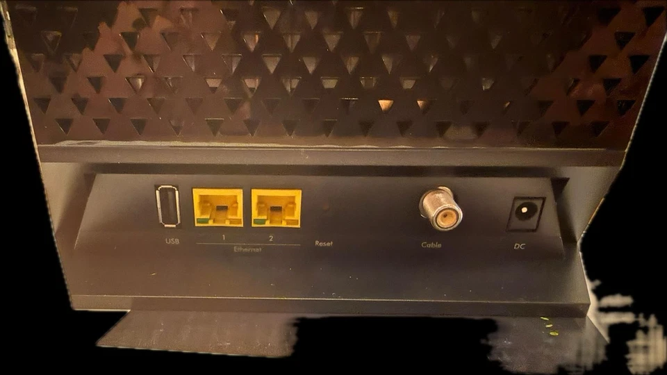 Netgear Cable Modem WiFi Combo AC1600 – DOCSIS 3.0 - Image 4 of 4