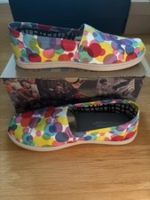 Toms youth 5 Polka Dot Shoes