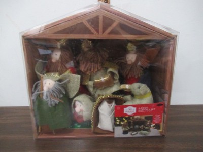 Hallmark Keepsake Holiday Time 8 pieces Nativity Set NEW IN PACKAGE