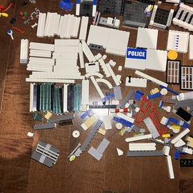 Lego City Set 7744 Police Headquarters Read