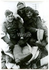 Luftwaffe Pressefoto - W&auml;hrend der Kampfpause
