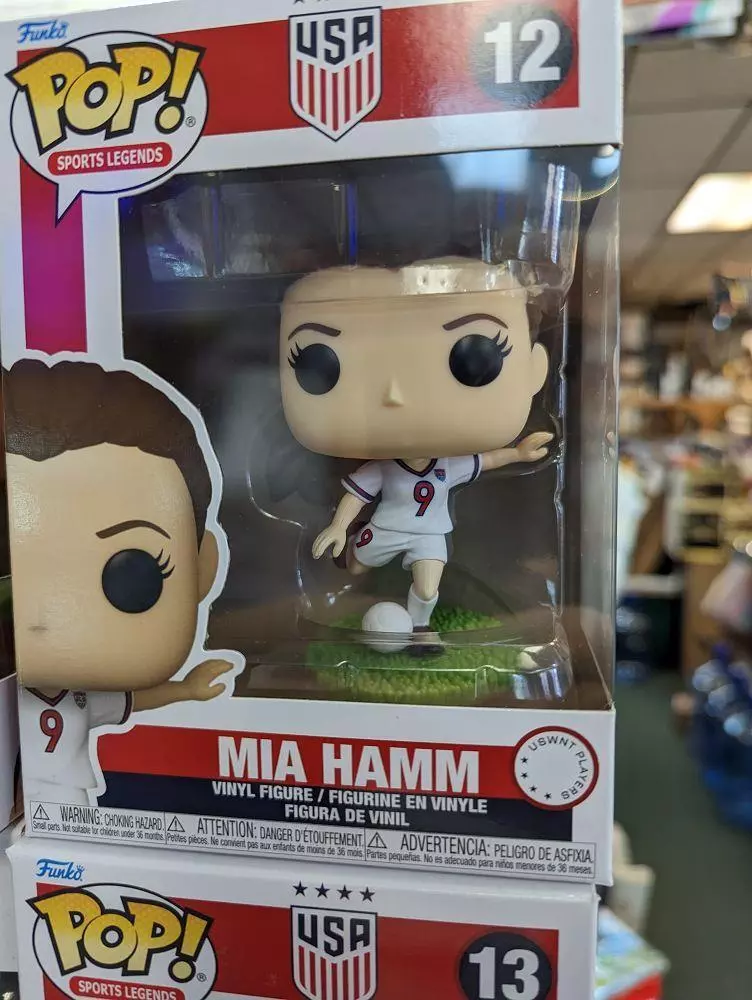 Funko Leyendas del deporte: La Selección Nacional Femenina de Fútbol de los  Estados Unidos - Mia Hamm