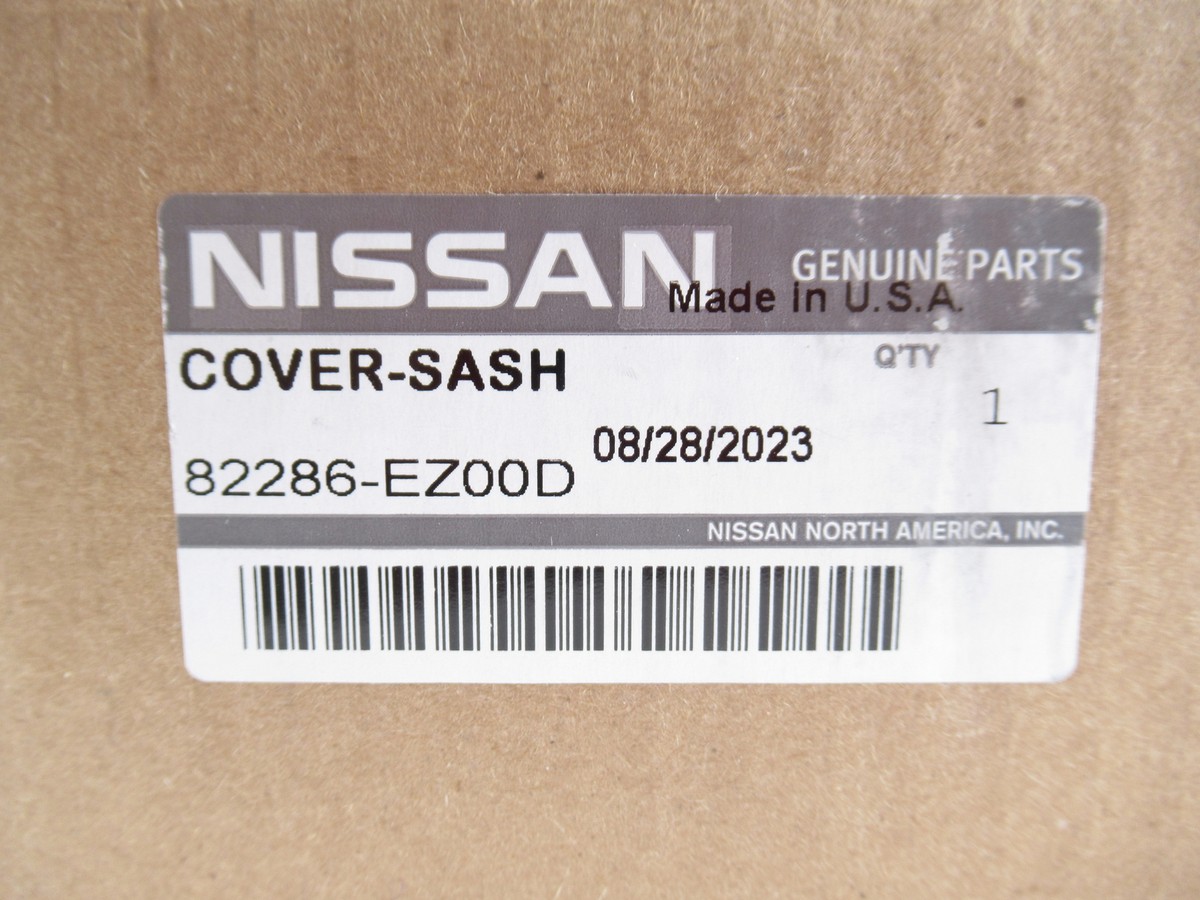 Genuine OEM Nissan 82286-EZ00E Passenger RH Rear Door Applique