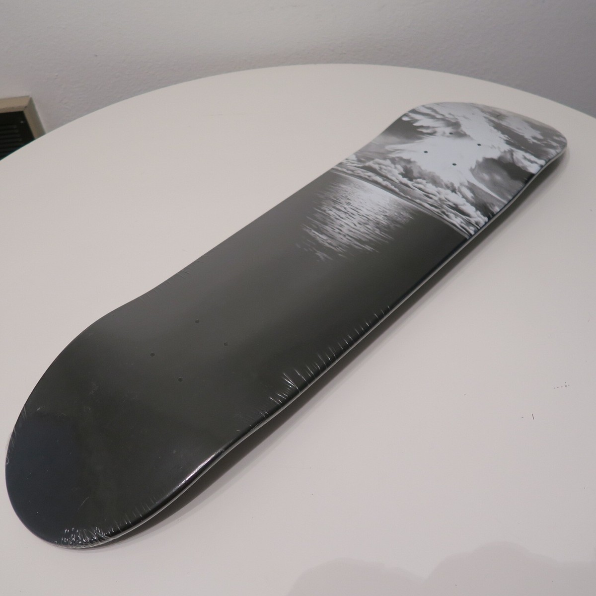 Supreme × Robert Longo “Men in Cities” SUPREME ROBERT LONGO MEN IN THE CITIES BOMB CHARCOAL DRAWING