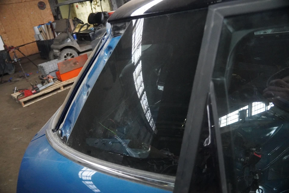 Rear Right Quarter Panel Window Glass 51377322450 OEM Mini Cooper F55 2015-24 - Image 2 of 2