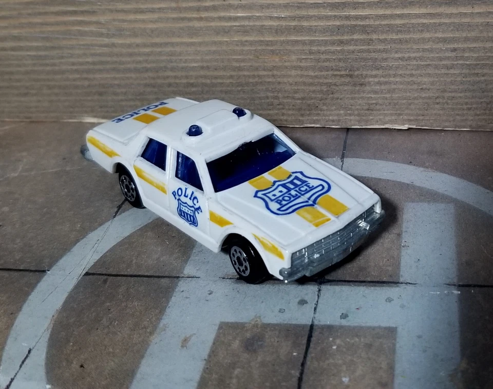 NOVACAR N°109 CHEVROLET IMPALA POLICE 1:60 Portugal 1991 Minia Portos Juguetes - Immagine 2 di 4