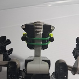 Lego Bionicle: Nuhvok WITH GREEN MASK AND GREEN BAND - 8561 - Complete