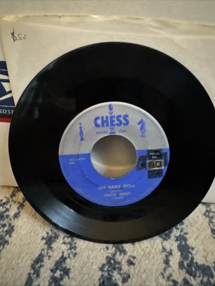 Chuck Berry - Oh Baby Doll / Lajaunda 7" 45 RPM Single - Image 4 of 4