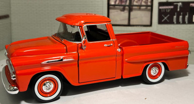 Chevy Apache Fleetside Pickup 1958 rot Maßstab 1:24 Modell Diecast Motormax
