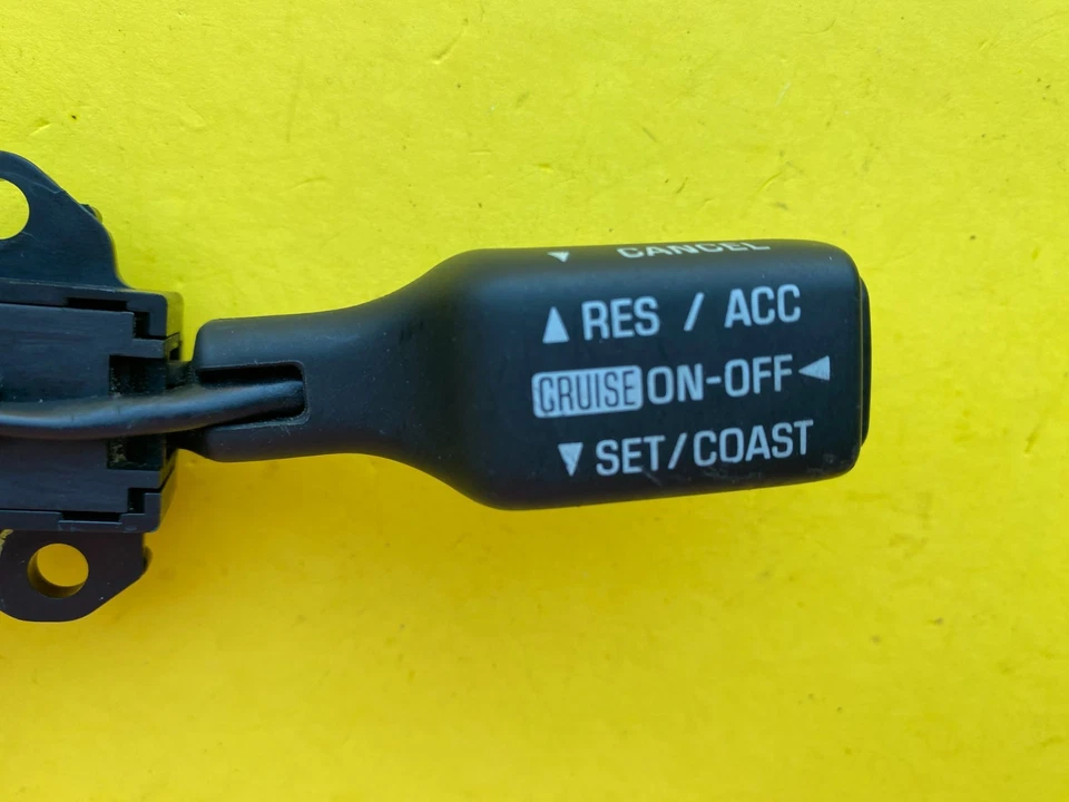 Interruptor de control de crucero del volante Toyota Camry 2002-2006 OEM 84244-06010 Foto 3 de 4