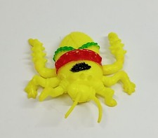 Monster in My Pocket Series 5 Super Creepies Yellow 130 Armoured Cockroach