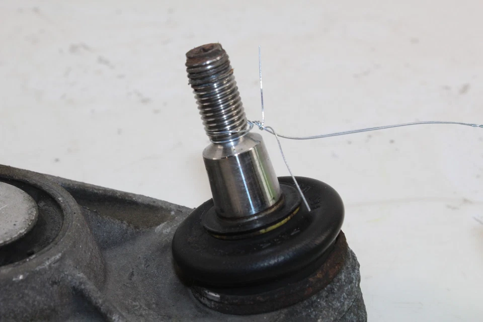 Brazo de control inferior trasero Wishbone Porsche 911 1999-2004 996.341.05 OEM Foto 4 de 4