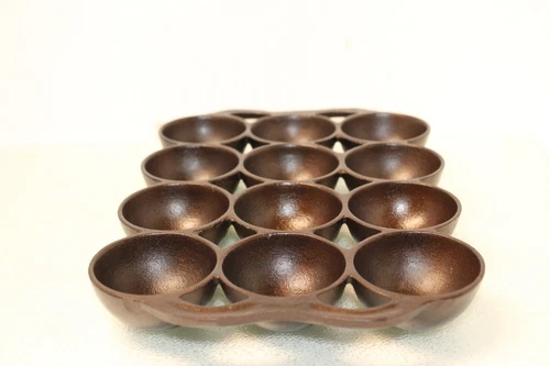 Wagner Ware Unmarked 9F 12 Hemispherical Cup Baking Pan