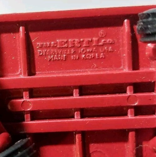 Vintage ERTL Pressed Metal Toy Red Farm Wagon Trailer Made in the USA - Picture 7 of 7