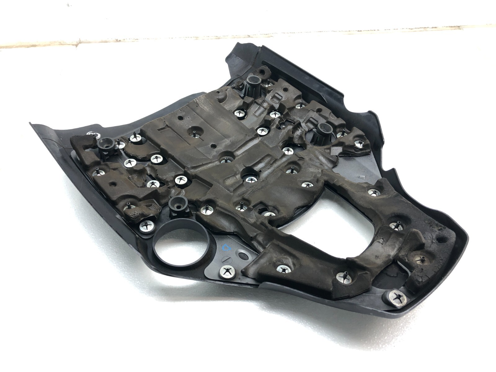 2014-2017 MASERATI GHIBLI S 3.0L V6 ENGINE MOTOR COVER OEM.