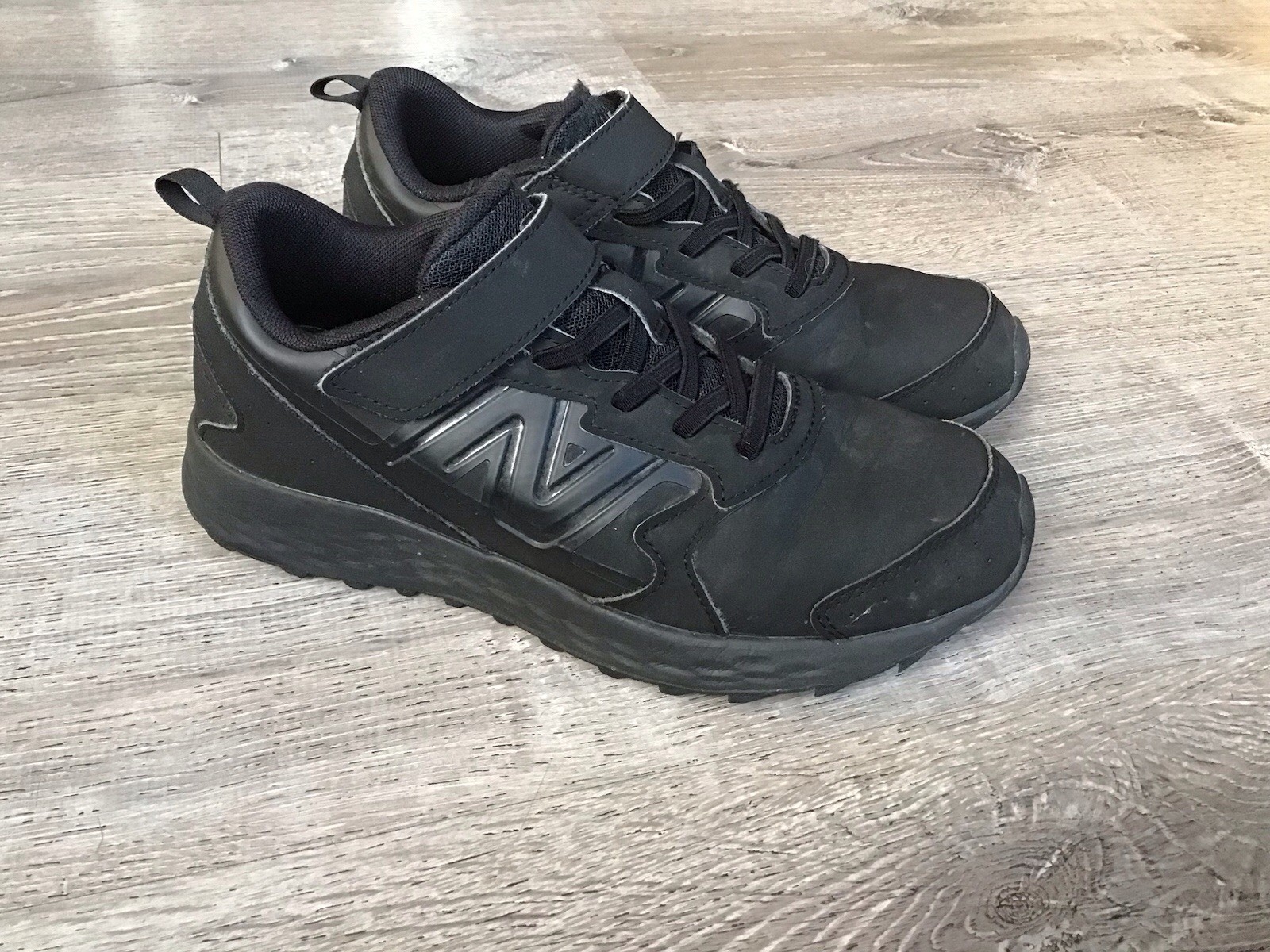 New Balance Kid's Size 5.5 M Boys Fresh Foam 650 V1 Sneaker Black/Black