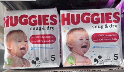 (TWO) Huggies Snug & Dry Diapers Size 5 27+lbs White Unisex 22 Count MPN 51473