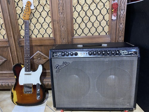 CHITARRA E AMPLIFICATORE FENDER DEL 1967 - Foto 1 di 10
