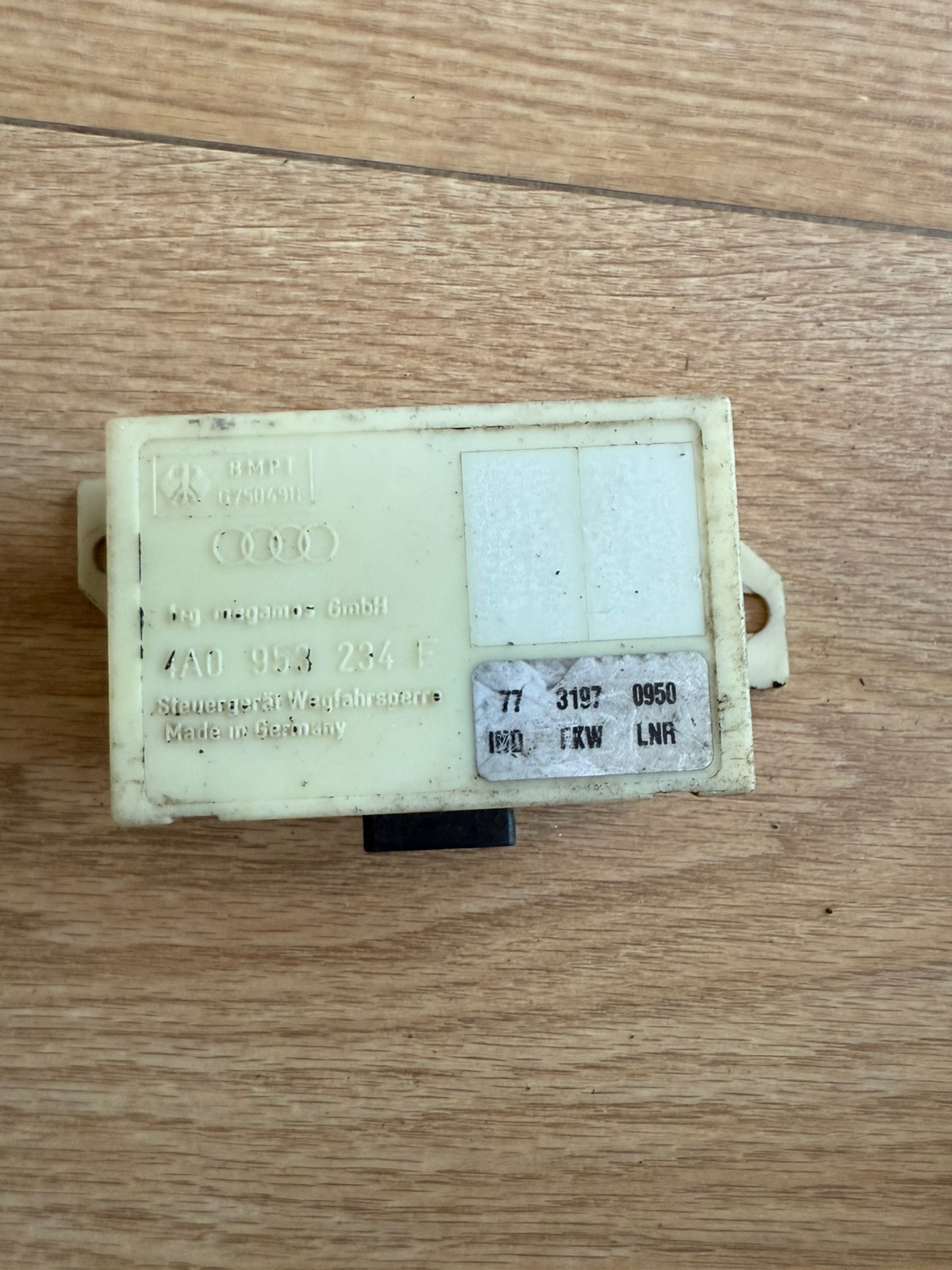 Audi VW Immobiliser Control Unit Module 4A0953234F Oem