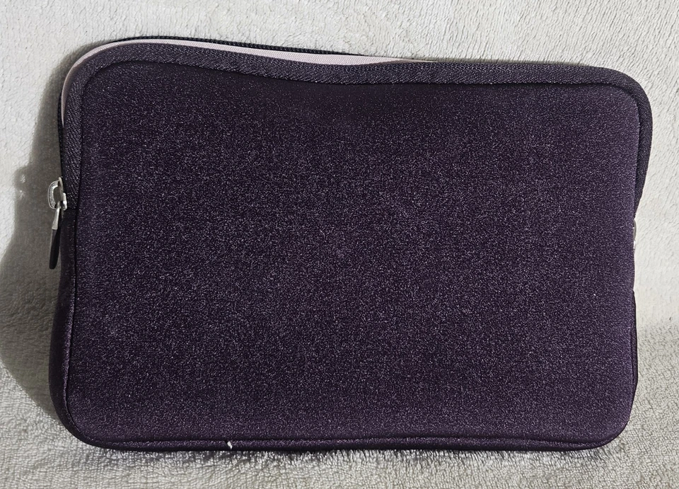 Belkin Case For Small 8” Tablet Travel Business Carrier Purple With zip Pocket - Image 2 of 4