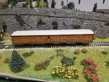 Hornby LNER Gresley Passenger Car R4830 OO Scale DC