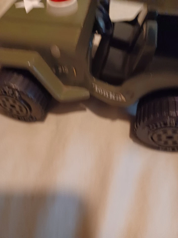 Jeep pequeño verde del ejército Foto 2 de 4