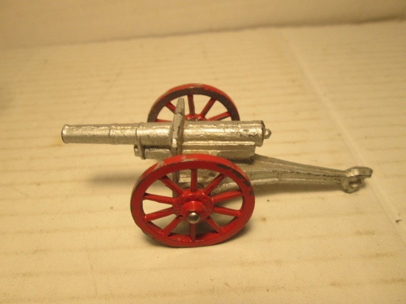 L@@K ESTATE FIND LEAD SOLDIER STYLE CANNON SILVER & RED 1940S/1950S OR SO $4.99