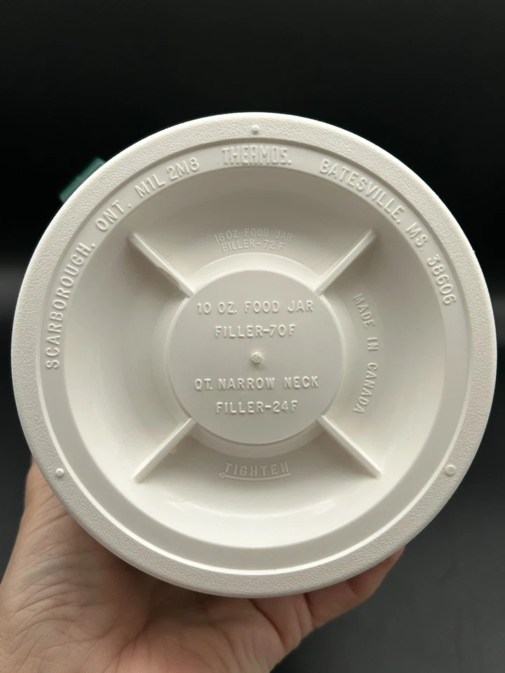 Tarro de comida vintage termo de 10 oz verde y blanco aislado tarro de comida al vacío Foto 4 de 4